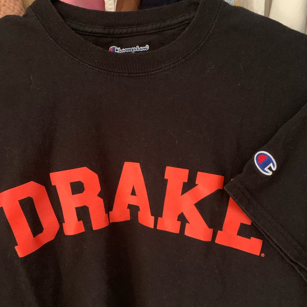 Drake Chamption t-shirt barely worn!